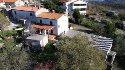 Kuća 110 m², Labin okolica - pogled na prirodu i brežuljke