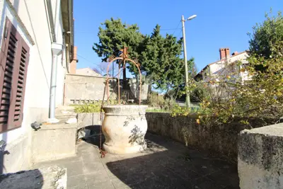 Kuća 110 m², Labin okolica - pogled na prirodu i brežuljke - 6