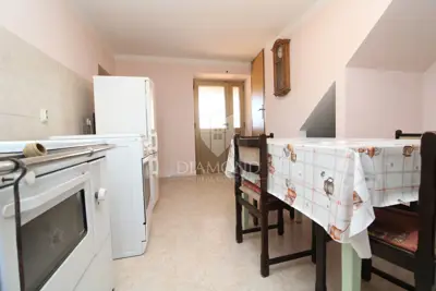 Kuća 110 m², Labin okolica - pogled na prirodu i brežuljke - 8