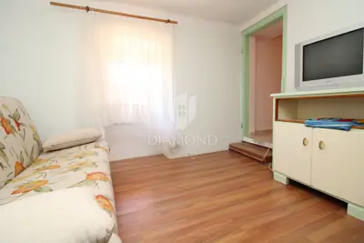 Kuća 110 m², Labin okolica - pogled na prirodu i brežuljke - 9