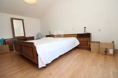Kuća 110 m², Labin okolica - pogled na prirodu i brežuljke - 13