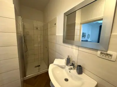 Stan 95 m², Pula Centar - 3 stambene jedinice - 9