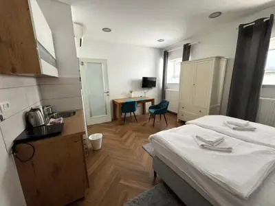 Stan 95 m², Pula Centar - 3 stambene jedinice - 8