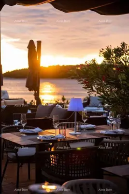 ROVINJ, Prodaje se uhodan restoran uz more (najam prostora)