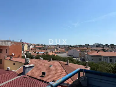 Stan 63 m², Pula Centar - dvije terase i odvojena kuhinja - 13