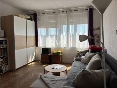 Stan 63 m², Pula Centar - dvije terase i odvojena kuhinja - 3