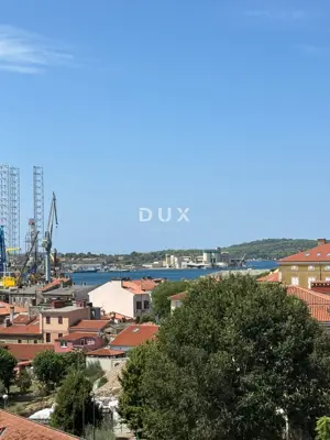 Pula, centar, 1-sobni stan, 62,74 m², dvije terase