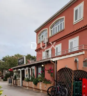 ZADAR, BIBINJE - Haus mit 2 Apartments und Restaurant in erster Reihe zum Meer
