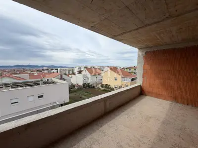 Stan 43 m², Crvene kuće - lođa 13 m² i parkirno mjesto - 14