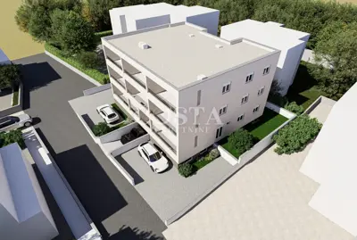 Stan 43 m², Crvene kuće - lođa 13 m² i parkirno mjesto - 11