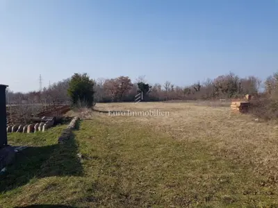 Building plot 5,404 m², Smoljanci - flat and regular in shape - 14