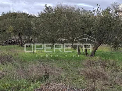 Građevinsko zemljište 3.719 m², Bilice, blizu Šibenika