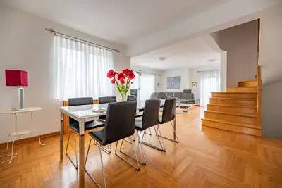 Wohnung 176 m², Šestine, Panoramablick und Terrasse