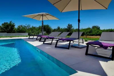 Vila 170 m², Marčana - bazen i privatnost - 10