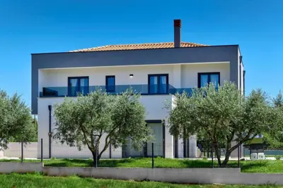 Vila 170 m², Marčana - bazen i privatnost - 18