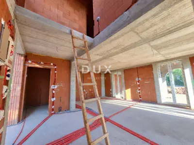 House 310 m², Bale - two separate residential units - 10