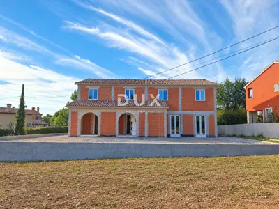 House 310 m², Bale - two separate residential units - 2