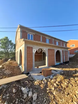 House 310 m², Bale - two separate residential units - 7