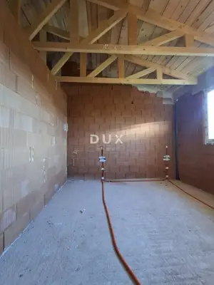 House 310 m², Bale - two separate residential units - 14