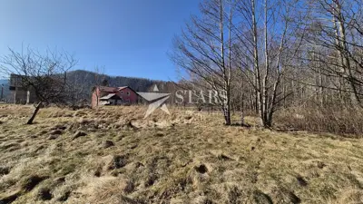 Building plot 1,497 m², Lič - quiet street by the forest - 2