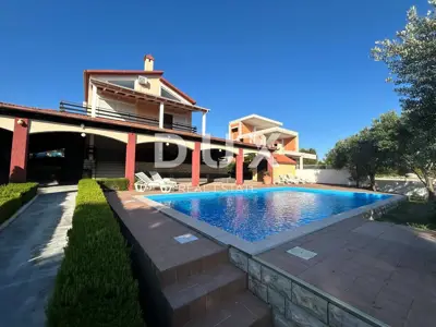 Haus 400 m², Zadar - Crno, Blick auf Gaženica
