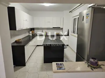 Haus 400 m², Zadar - Crno, Blick auf Gaženica - 10