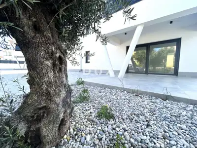 Stan 112,2 m², Vodice - vrt 128,08 m² i dvije terase