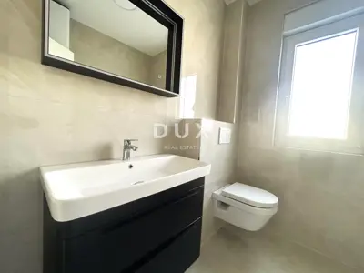 Stan 112,2 m², Vodice - vrt 128,08 m² i dvije terase - 7