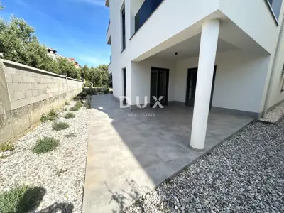 Stan 112,2 m², Vodice - vrt 128,08 m² i dvije terase - 3