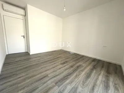 Stan 112,2 m², Vodice - vrt 128,08 m² i dvije terase - 12