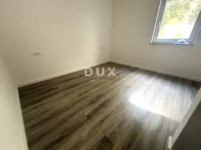 Stan 112,2 m², Vodice - vrt 128,08 m² i dvije terase - 8