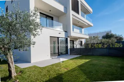 Wohnung 107 m², Poreč - mehrstöckig, Meerblick