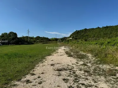 Građevinsko zemljište 931 m², Labin - pogled na Stari grad