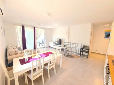 Peroj! Wohnung mit Garten! - 16