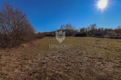 Building land 5,118 m², Zabrežani - flat plot