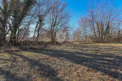 Građevinsko zemljište 5.118 m², Zabrežani - ravna parcela - 2