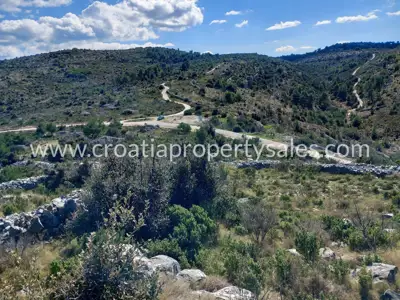 Zemljište, Brač, 14 000 m², 95 000 € - 7