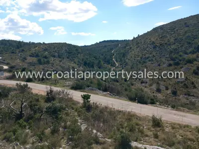 Zemljište, Brač, 14 000 m², 95 000 € - 4