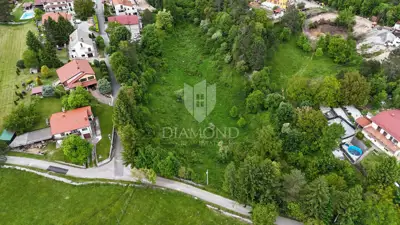 Građevinsko zemljište 1.047 m², Klana - u prirodi - 2