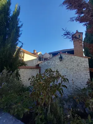 Haus 400 m², Splitska auf Brač, 50 m vom Meer und Meerblick - 11
