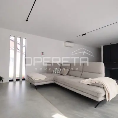 House 143 m², Labin - quiet location near the old town center - 2