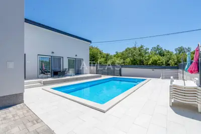Kuća 135 m² u Kraljevici, bazen i jacuzzi