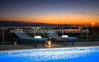 Villa 290 m², Split - Panoramablick auf die Stadt und das Meer - 11