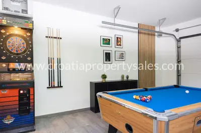 Villa 290 m², Split - Panoramablick auf die Stadt und das Meer - 9