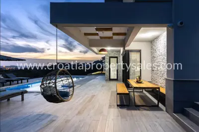 Villa 290 m², Split - Panoramablick auf die Stadt und das Meer - 10