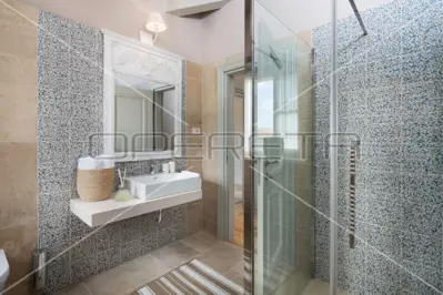 Villa 359 m², Rovinj area - stone villa in the resort - 11