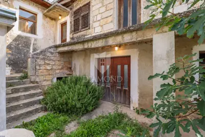 House 180 m², Kanfanar - stone house for renovation - 2
