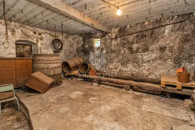 House 180 m², Kanfanar - stone house for renovation - 6
