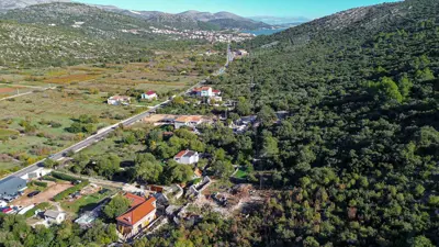 Građevinsko zemljište 9.080m² s objektima, Marina, blizina Trogira - 8