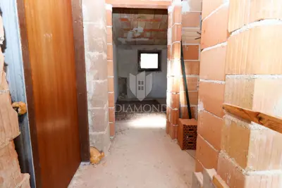 Opportunity! House with yard and garage in a sought-after location in Pula! - 10